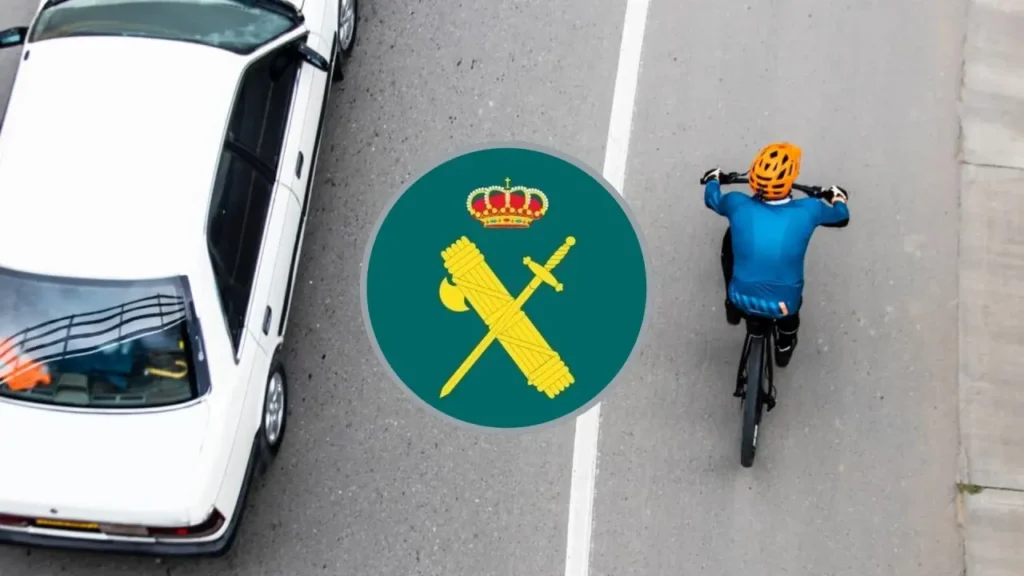 La Guardia Civil avisa a los conductores: “Los ciclistas son usuarios vulnerables de la vía y necesitan espacio”